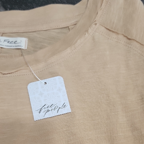 #23...We The Free...NWT... Beige Casual Long Sleeve Top...Medium...Mens - Picture 2 of 6